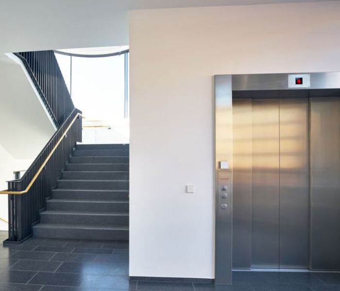 trabajo de modernizacion de ascensores en valencia
